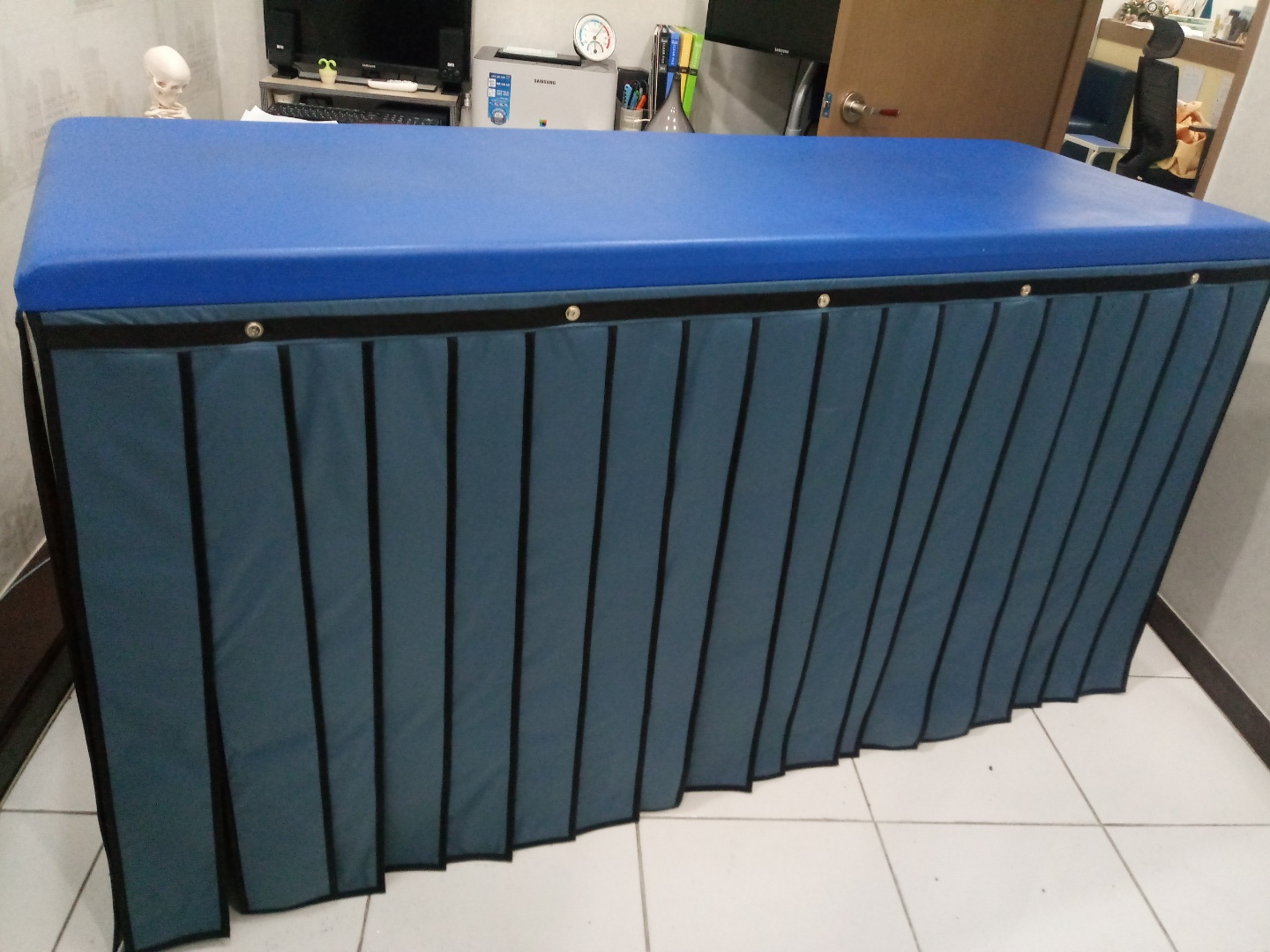 Table Drape Scatter Curtain